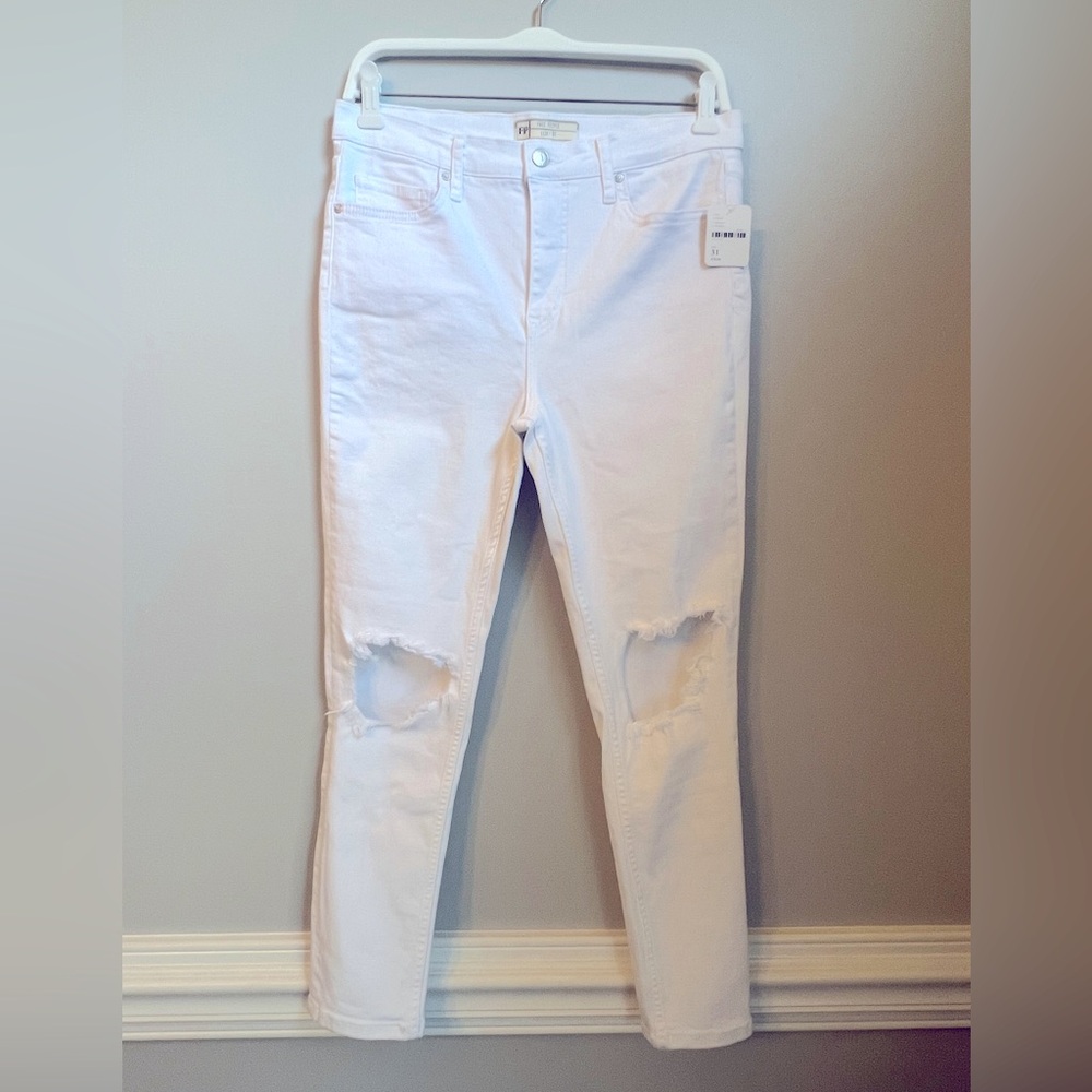 Free People “Busted” Skinny High Rise, NWT, 31, white